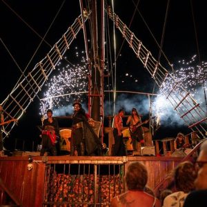 Jolly Roger Pirate Show and Dinner in Cancun