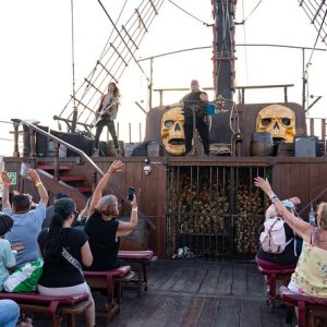 Jolly Roger Pirate Show and Dinner in Cancun